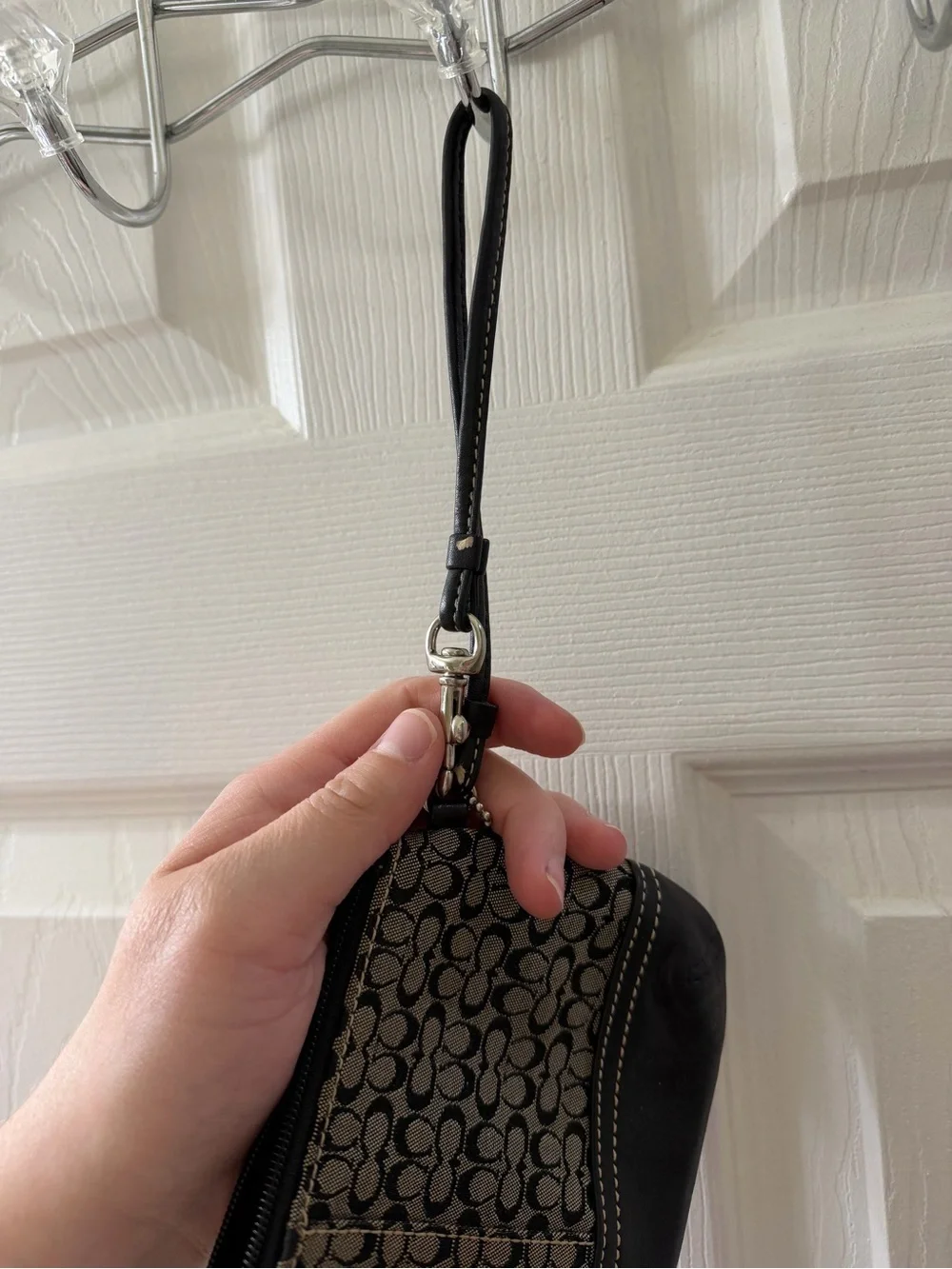 Vintage Coach Black and Tan Signature Card Wristlet